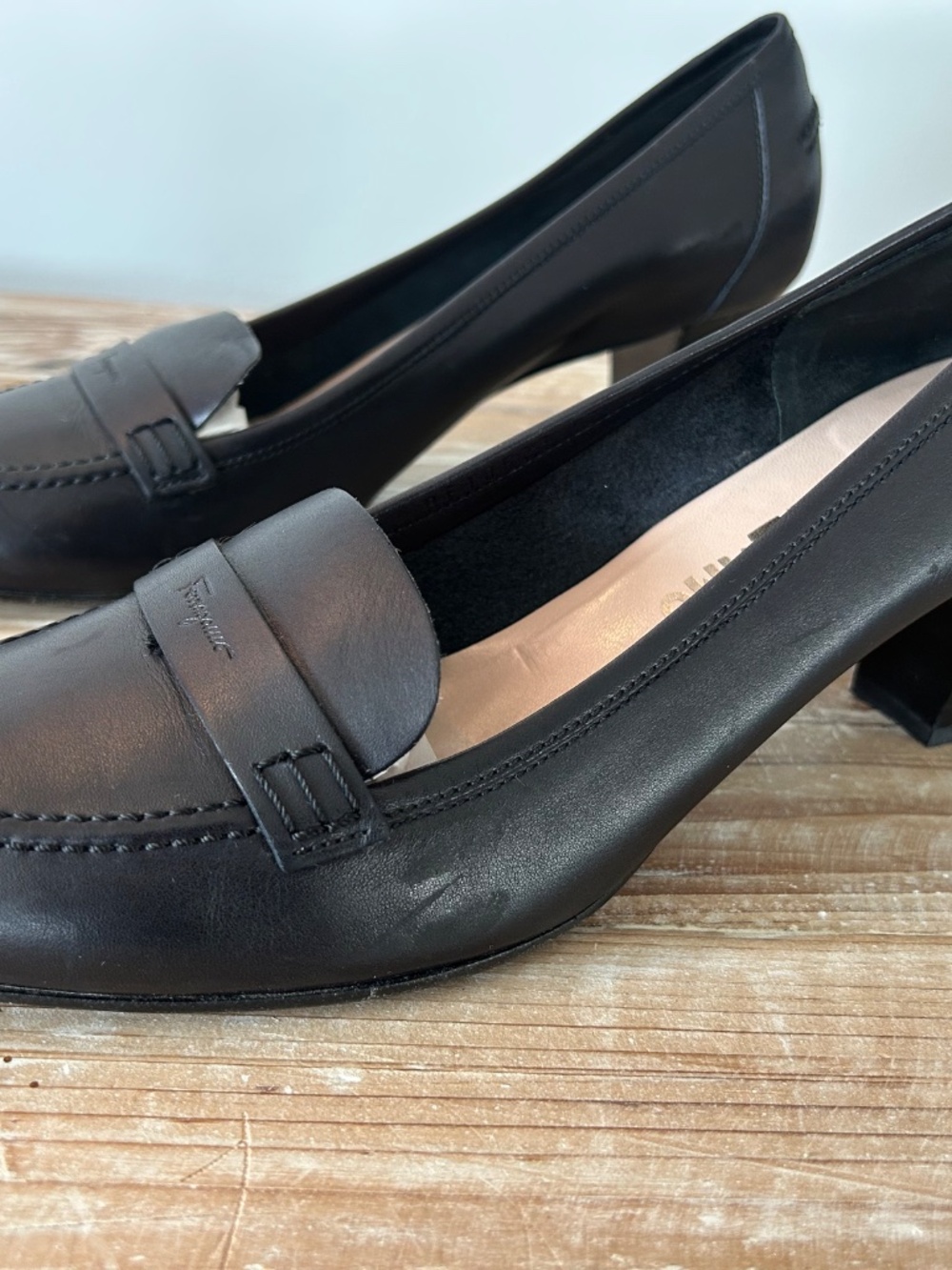 Salvatore Ferragamo Black Leather Engraved Logo Penny Loafer Heel Pump Sz 9.5 D - Picture 5 of 11